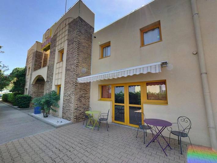 Hôtel pour 2 personnes, avec Terrasse à Villeneuve-lès-Béziers