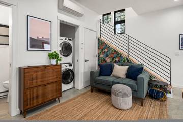 Vacation Rental for 4 Guests in Seattle, Puget Sound, Picture 1