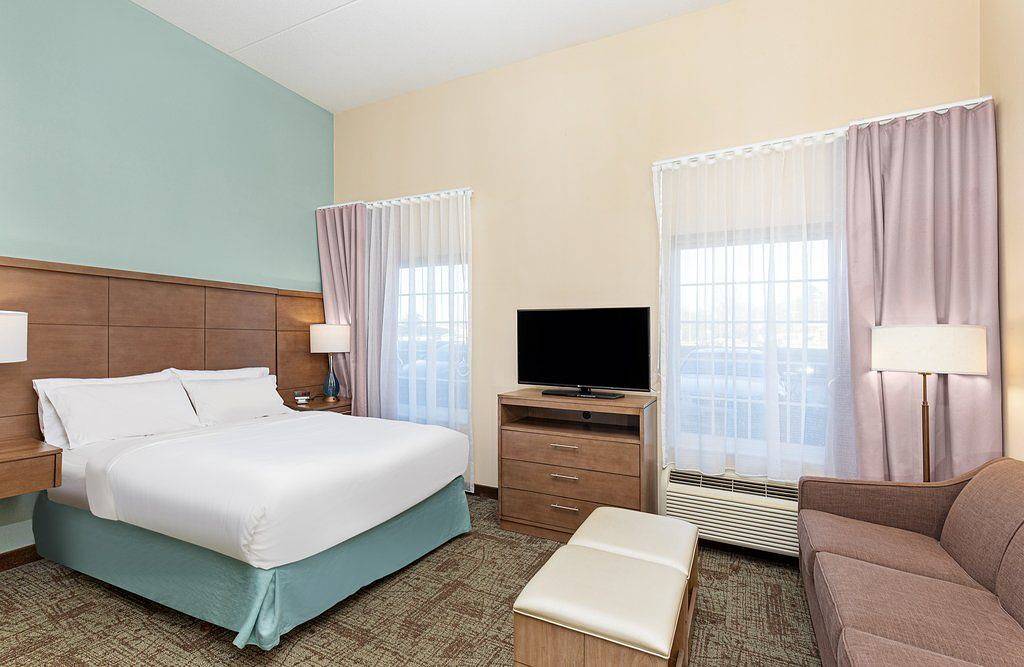 Ganzes Studio, Staybridge Knoxville Oak Ridge in Anderson County