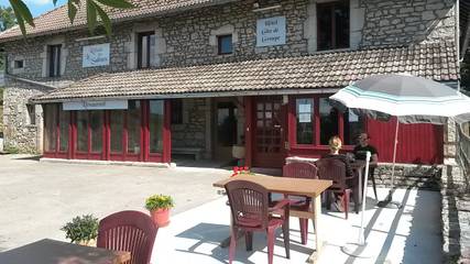 Chambre d’hôte pour 4 personnes à Chapelle-d'Huin