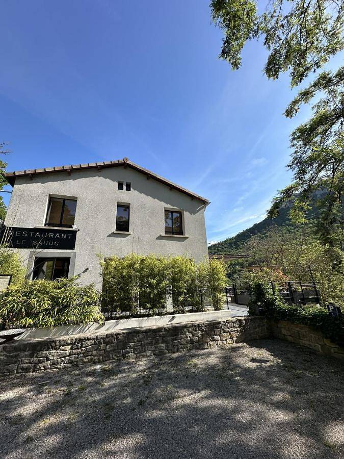 Suite with Garden View in Rivière-sur-Tarn, Parc naturel régional des Grands Causses