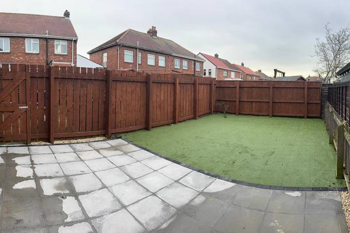 One bedroom property - Sleeps 2 - Parking - Garden in South Tyneside