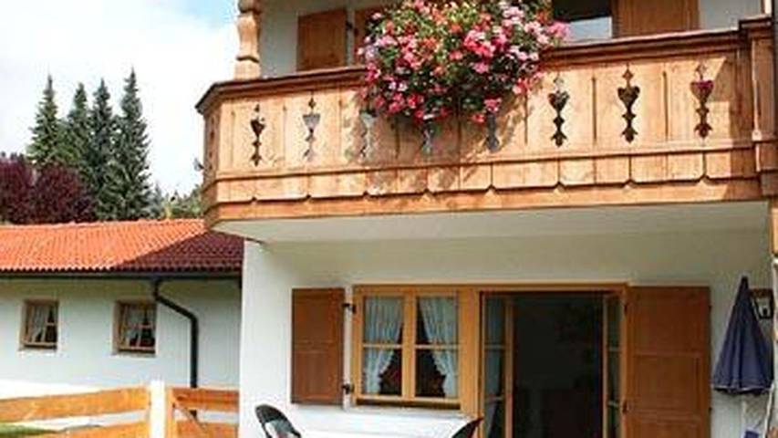 Ferienwohnung für 4 Personen, mit Garten in den Ammergauer Alpen - 2