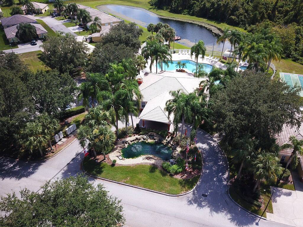 Ganze Wohnung, Juwel von Lake Marion! Schöne 3-Zimmer mit Kingsize-Betten, Hd & Internet in Lake Marion (FL)