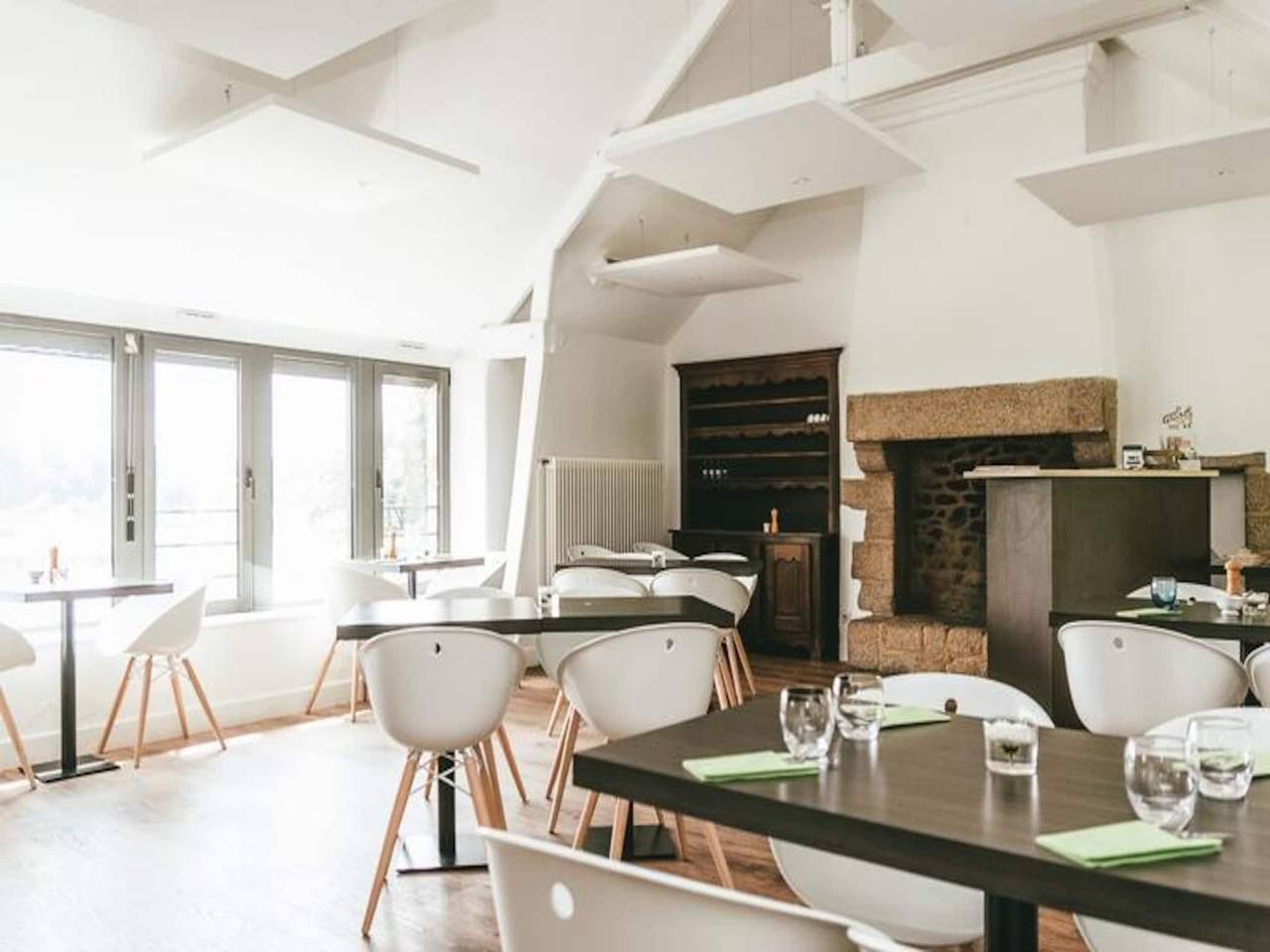 Apartamento entero, Casa rural de 3 habitaciones para 4 personas con movilidad reducida. in Rochefort-en-Terre, Región de Vannes