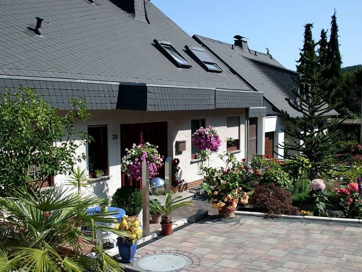 Ferienwohnung für 4 Personen, mit Balkon und Terrasse sowie Garten und Ausblick in Koblenz - 2