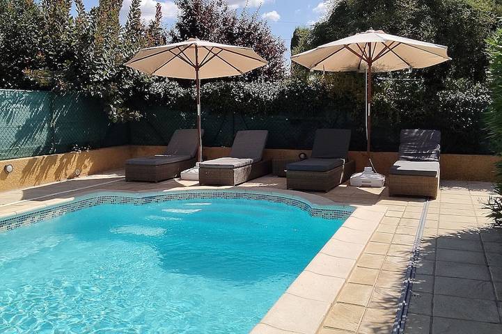 Gîte pour 4 personnes, avec terrasse et jardin à Puissalicon