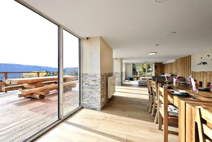 Casa de vacaciones para 14 personas, con terraza y jacuzzi además de jardín y sauna - 1