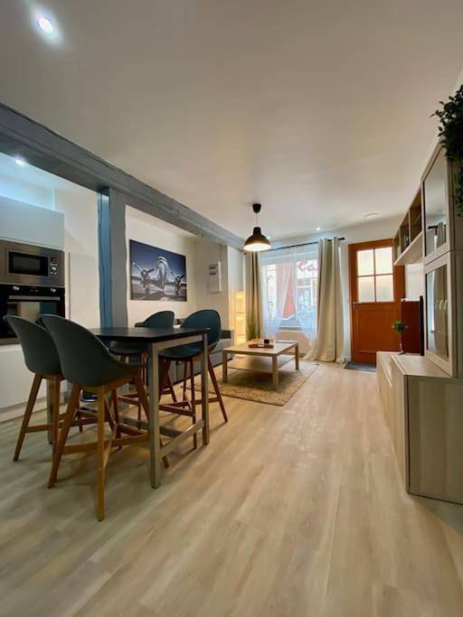 Appartement entier, Somptueux T2 au centre de Bray sur Seine in Bray-sur-Seine, Seine-et-Marne