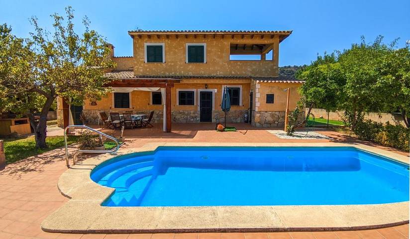 Apartamento para 8 personas, con Balcón y Terraza además de Jardín y Piscina en Buñola