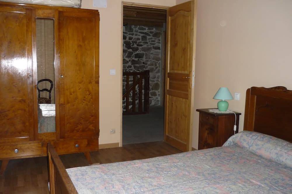 Location maison \"Creusoise\" idéale pour vous détendre et se retrouver en famille in Saint-Merd-la-Breuille, Parc Naturel Régional de Millevaches en Limousin