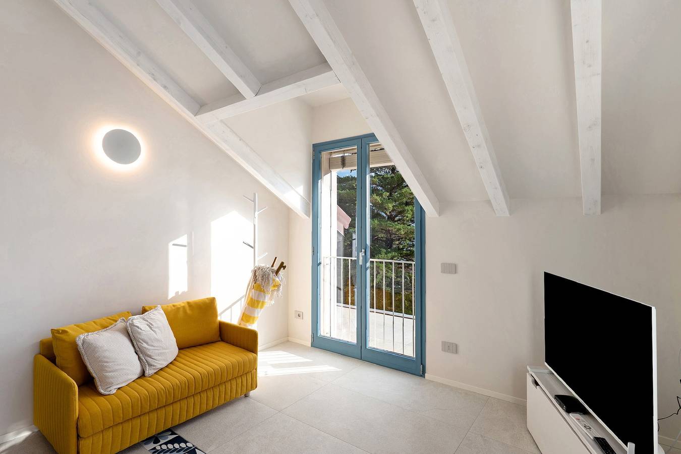 Ganze Wohnung, Apartment 'Verde Mare' mit Meerblick, privater Terrasse und Wlan in Bande di Là-Rollo, Cervo (Liguria)