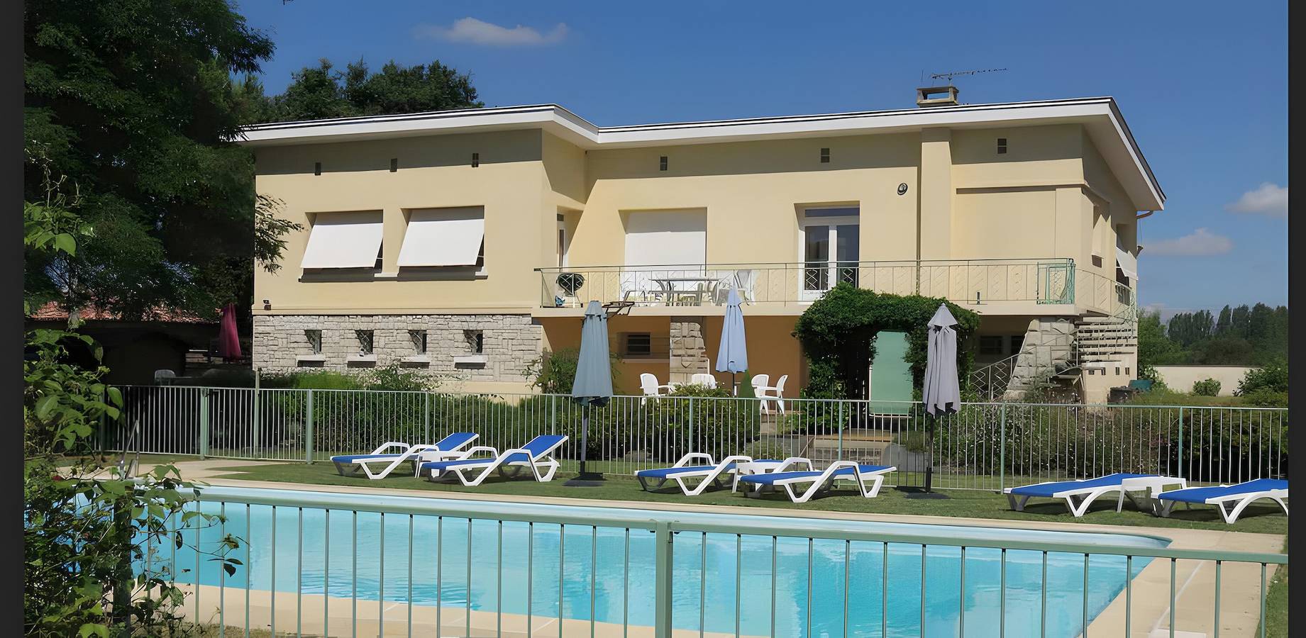 Appartement entier, Gite La Lède avec piscine partagée, terrasse commune et Wi-Fi in Lédat, Région de Villeneuve-sur-Lot
