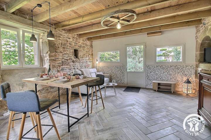 Gîte pour 2 personnes, avec Terrasse et Jardin à Ploumilliau - 4
