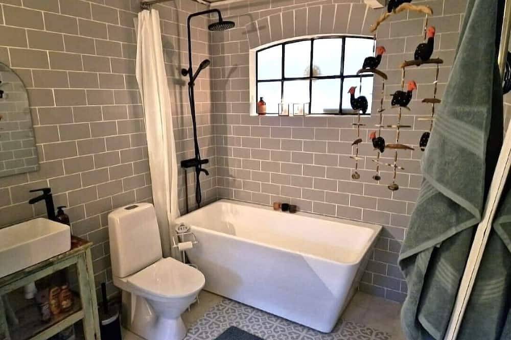 Ganze Wohnung, Countryside, two-level studio, built in an old barn. in Falun, Dalarna