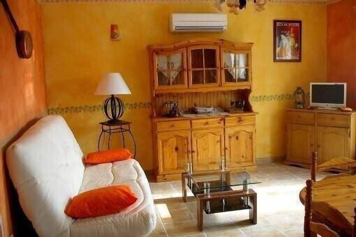 Gîte pour 6 personnes, avec jardin et terrasse à Pernes-les-Fontaines