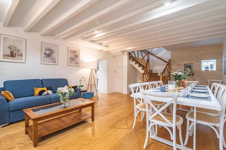 Location de vacances pour 12 personnes, avec jardin à Quincy-Voisins - 2