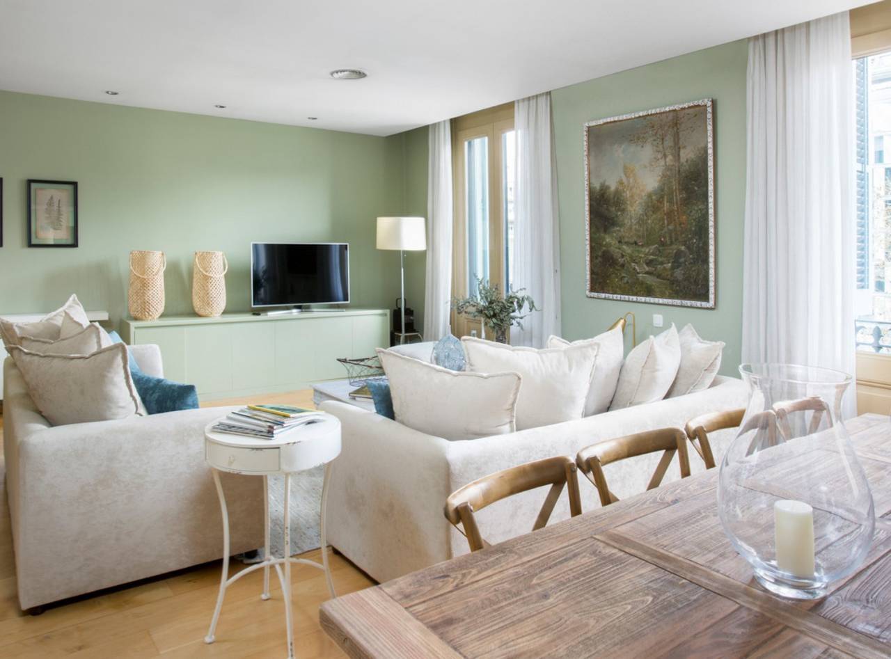 Entire apartment, Style Exclusive apartment with views to Casa Mila in Barcelona Centre, Barcelona