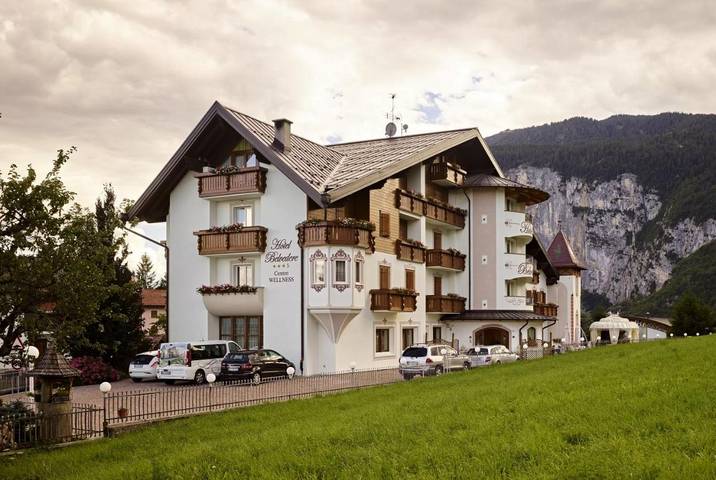 Appartamento per 2 persone, con piscina e idromassaggio nonché sauna e giardino a Fai della Paganella