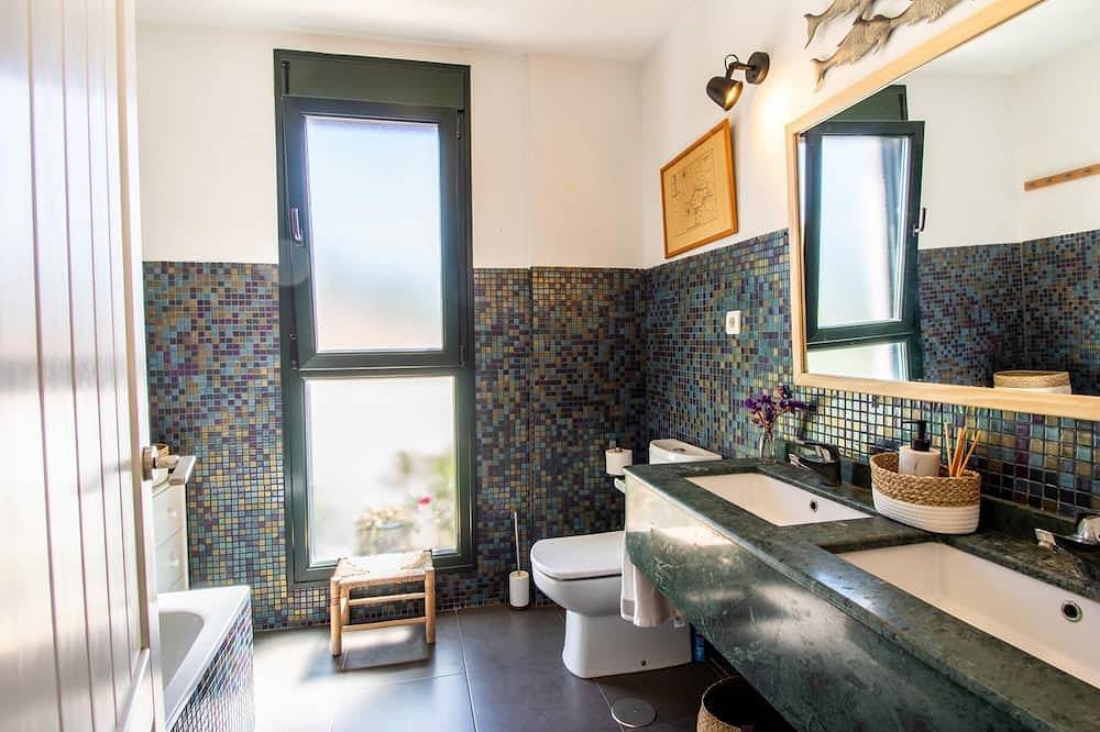 House with swimming pool and private yoga studio in Nigüelas, Granada Province