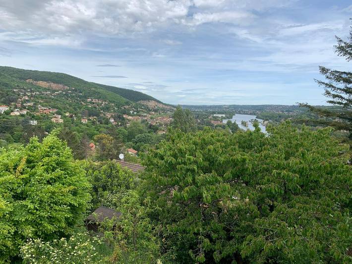 Gîte pour 3 personnes, avec jardin ainsi que vue et piscine à Saint-Romain-au-Mont-d'Or