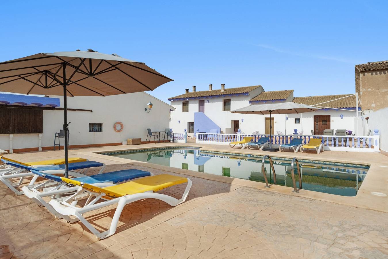 Zimmer „Lemon“ mit Gemeinschaftspool, WLAN und Klimaanlage in Lorca, Murcia Binnenland