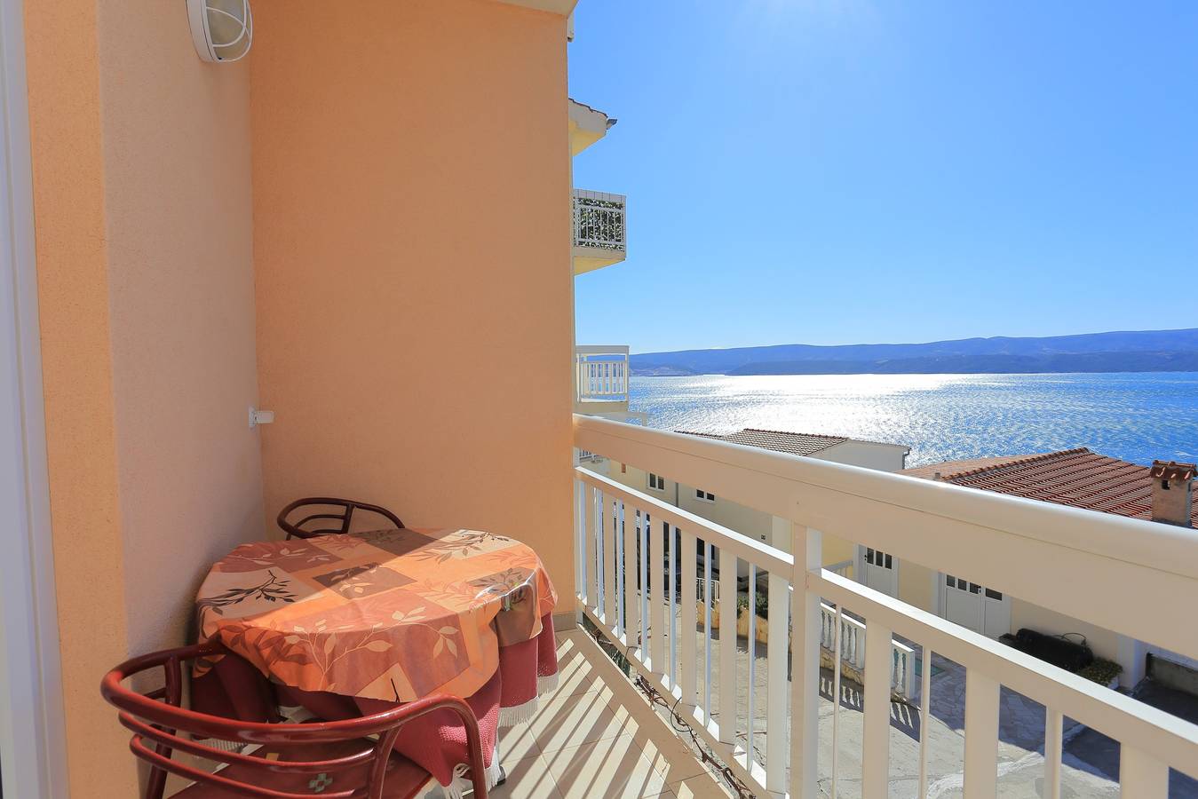 Ganze Wohnung, 1-Zimmer-Ferienwohnung mit Balkon und Meerblick Stanici, Omis A-2818-a in Stanici, Omis-Riviera