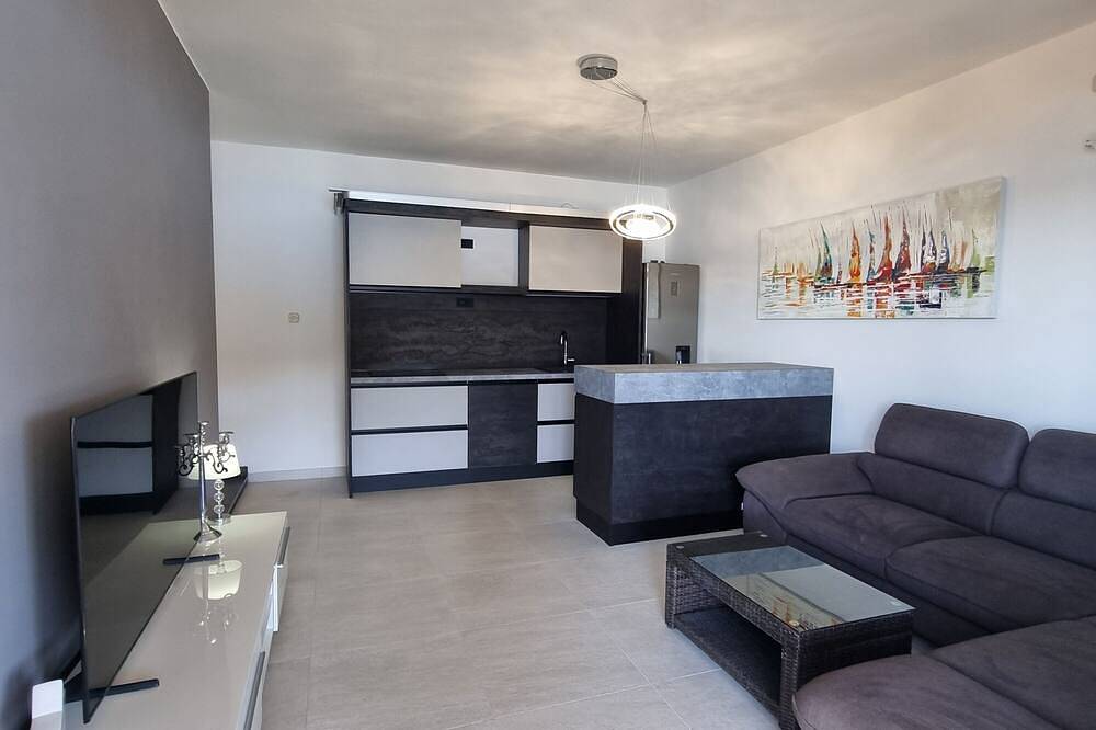 Ganze Wohnung, 1-Zimmer-Ferienwohnung am Strand Kaprije in Sibenik Islands