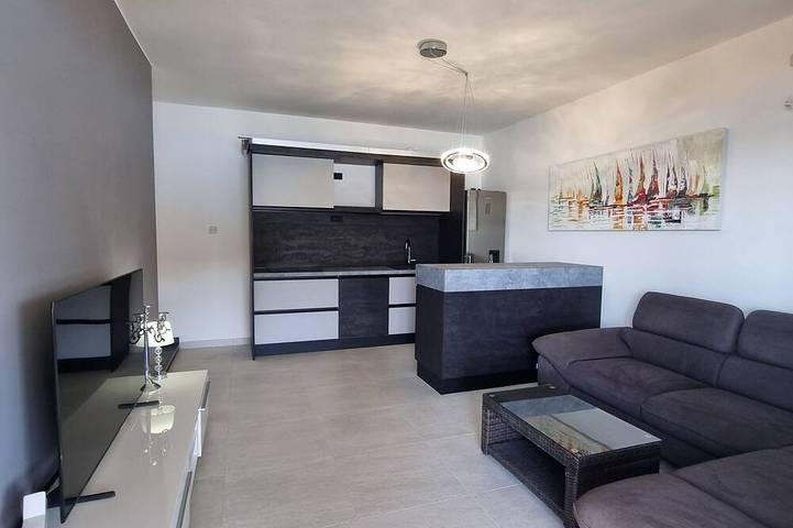 Ganze Wohnung, 1-Zimmer-Ferienwohnung am Strand Kaprije in Sibenik Islands