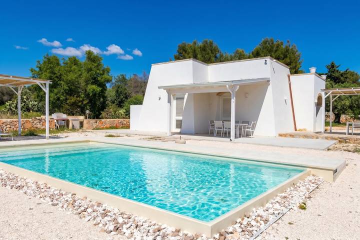 Villa per 4 persone, con vista oceano e terrazza nonché piscina in Salento