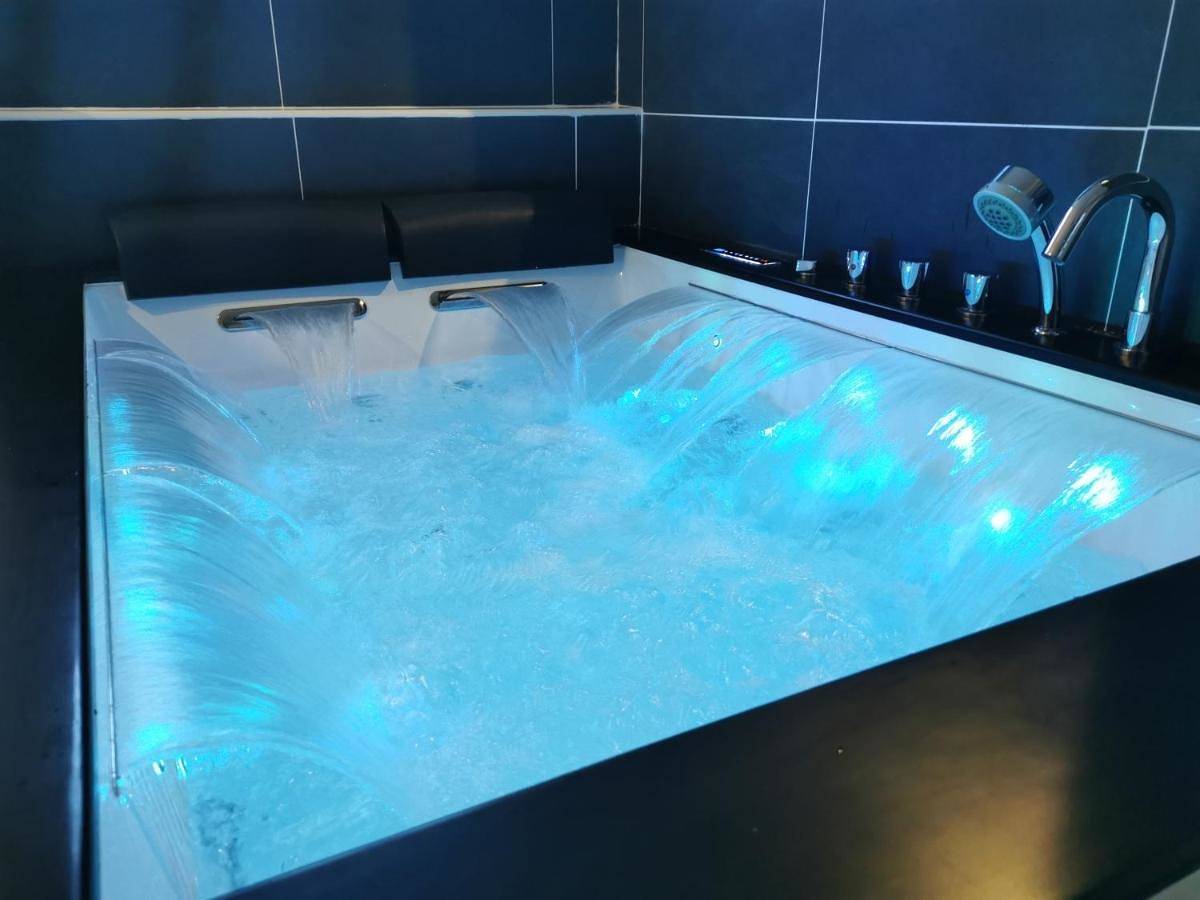 Appartement entier, Les Sansonnets Appart & Spa in Mézy-sur-Seine, Parc naturel régional du Vexin Français