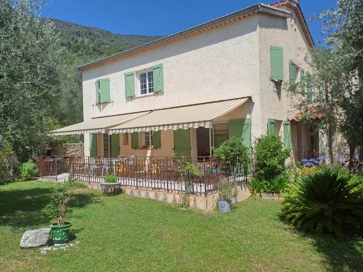 Location de vacances pour 2 personnes, avec piscine ainsi que vue et jardin à Bendejun - 2
