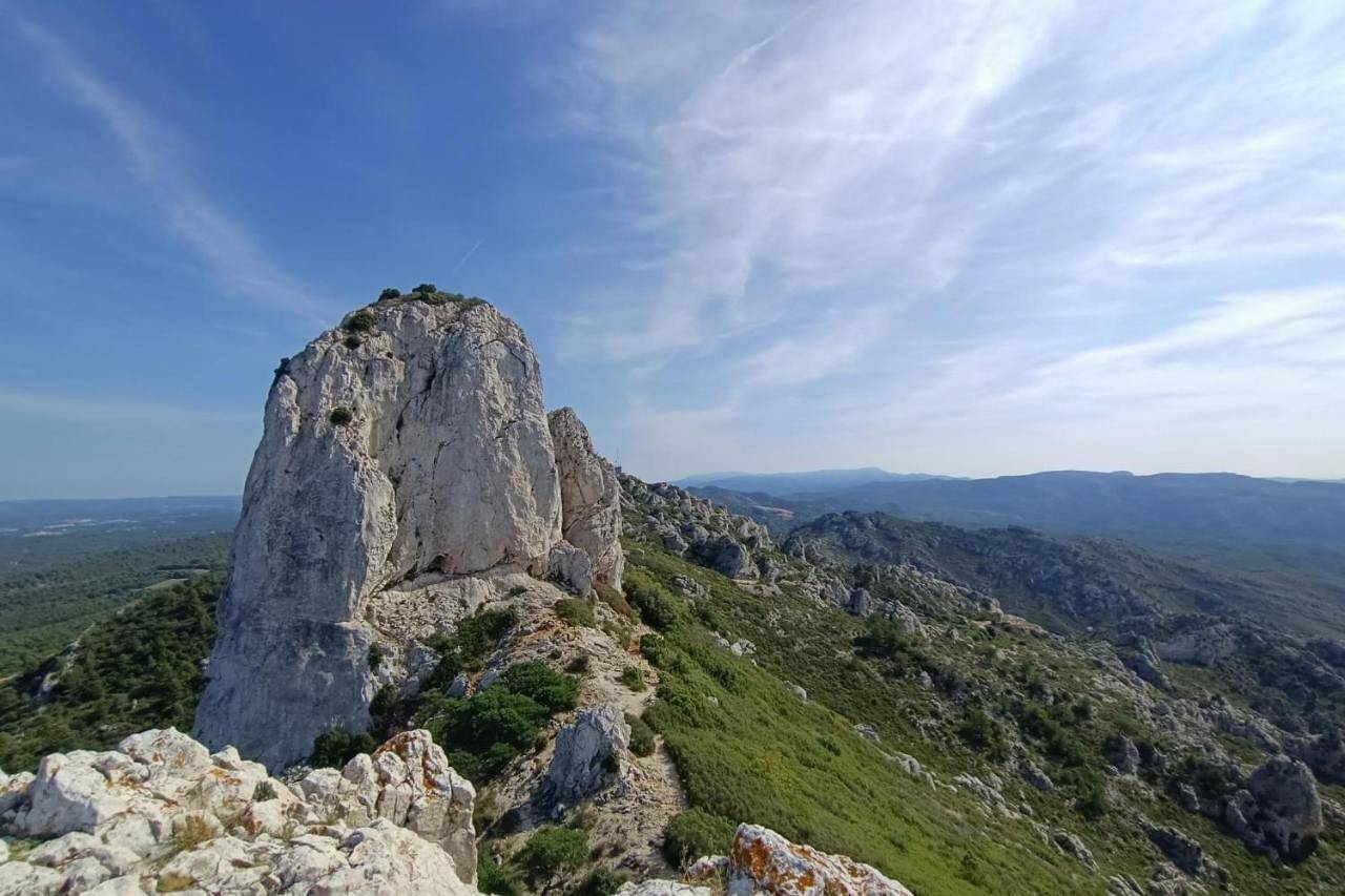Appartement entier, Three-Bedroom Apartment with Balcony in Simiane-Collongue, Côte méditerranéenne (France)