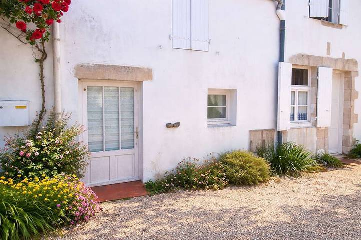 Pretty village house with its private courtyard in La Couarde-sur-Mer, Ile de Re