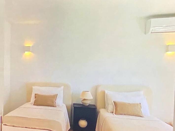 Villa für 6 Personen, mit Terrasse und Pool sowie Ausblick
