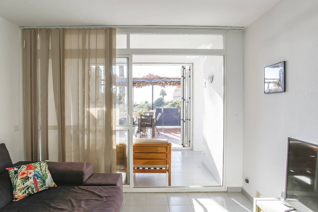 Entire apartment, Ground floor facing the sea, in complex with pool and common areas in Sitges, Garraf