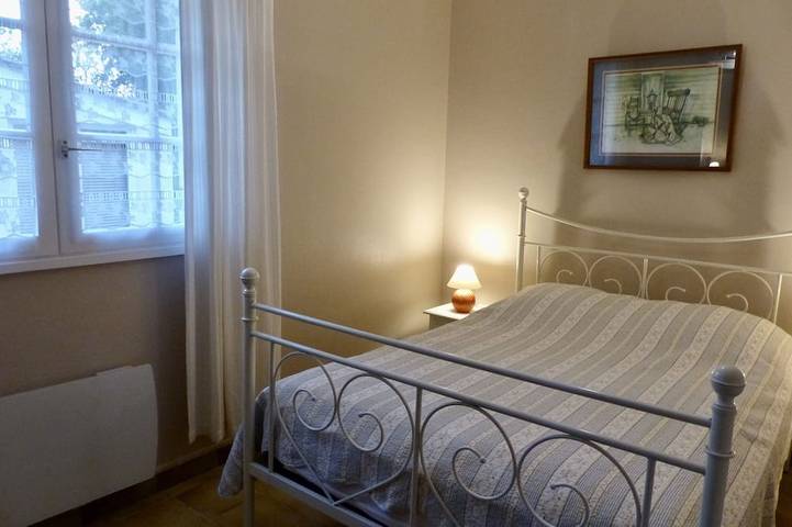 Gîte pour 2 personnes, avec jardin et terrasse à Lamothe-Montravel - 2