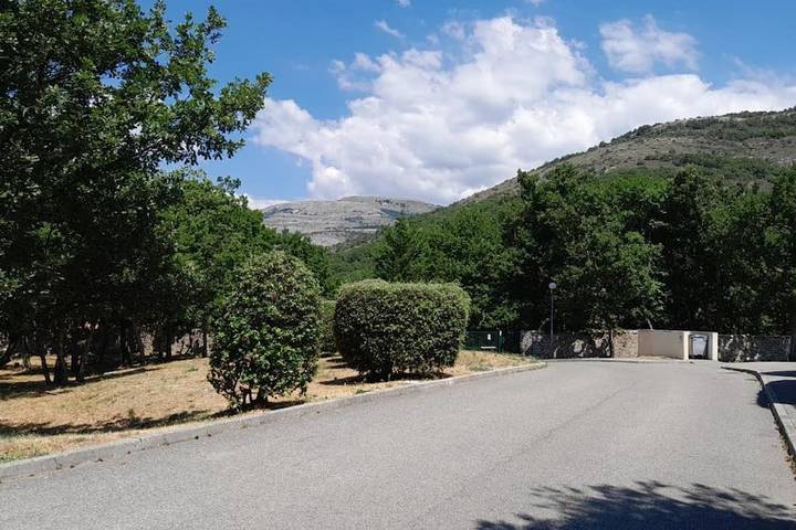 Gîte pour 2 personnes, avec terrasse et piscine à Saint-Vallier-de-Thiey - 4