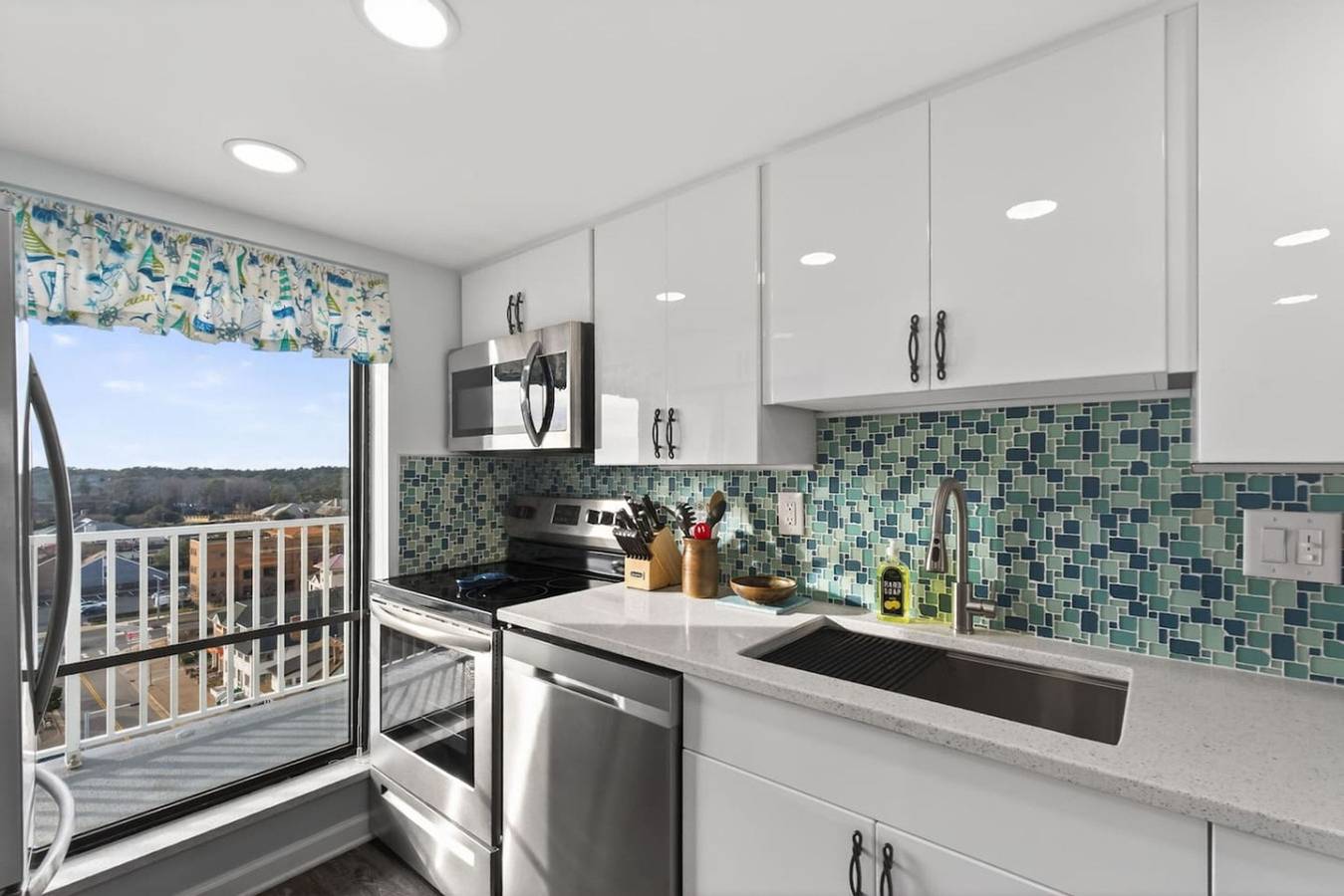 Appartement entier, Beachfront Condo/ Pool/ Surfing/ Fishing / Ew 1101 in Virginia Beach