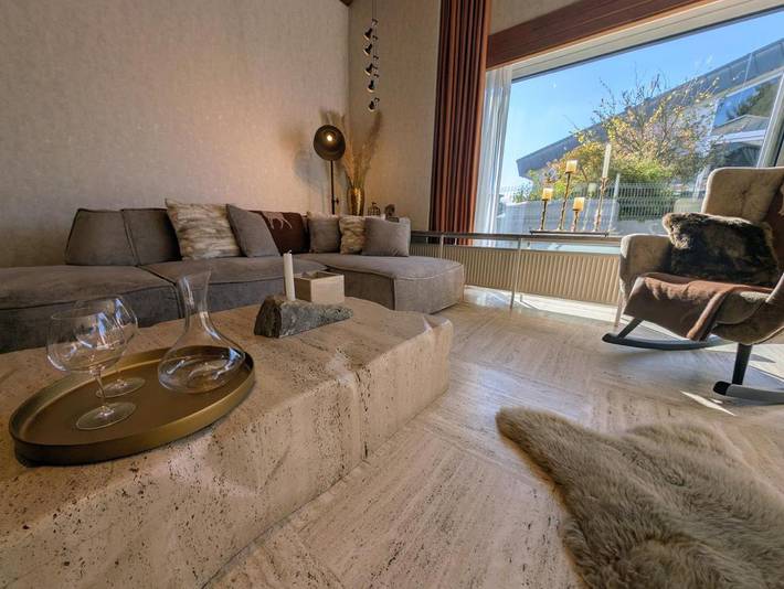 Ferienwohnung für 8 Personen, mit Garten und Whirlpool in Bergisch Gladbach