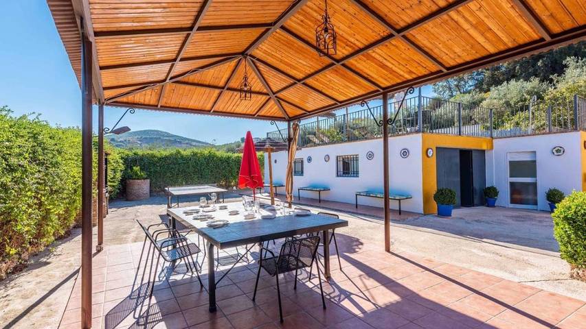 Chalet para 10 personas, con terraza y piscina en Parque Natural Sierras Subbéticas - 4
