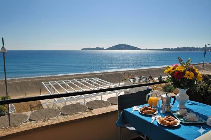 Location de vacances pour 4 personnes, avec Vue sur l’océan et Balcon/Terrasse à Formia