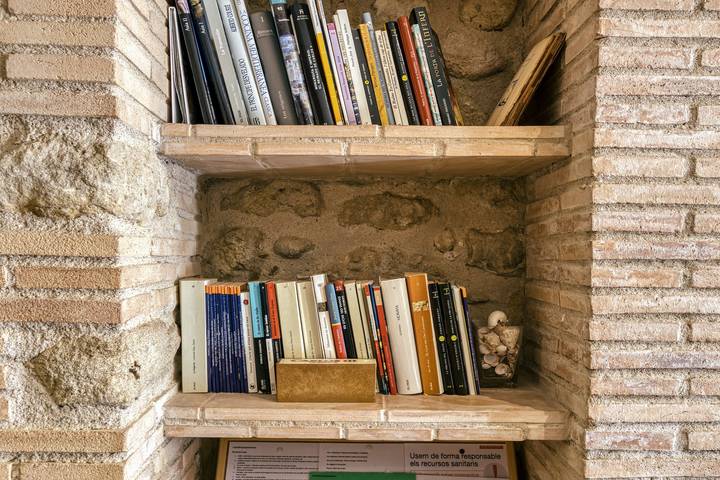 Casa de vacaciones 'Vermella' con Wi-Fi in Báscara, Alt Empordà