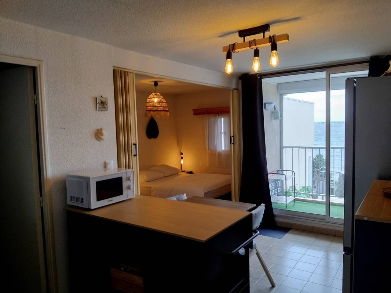 Entire studio, Gemütliche Wohnung mit Balkon, Haustiere erlaubt, Parkplatz in Balaruc-les-Bains, Côte d'Améthyste