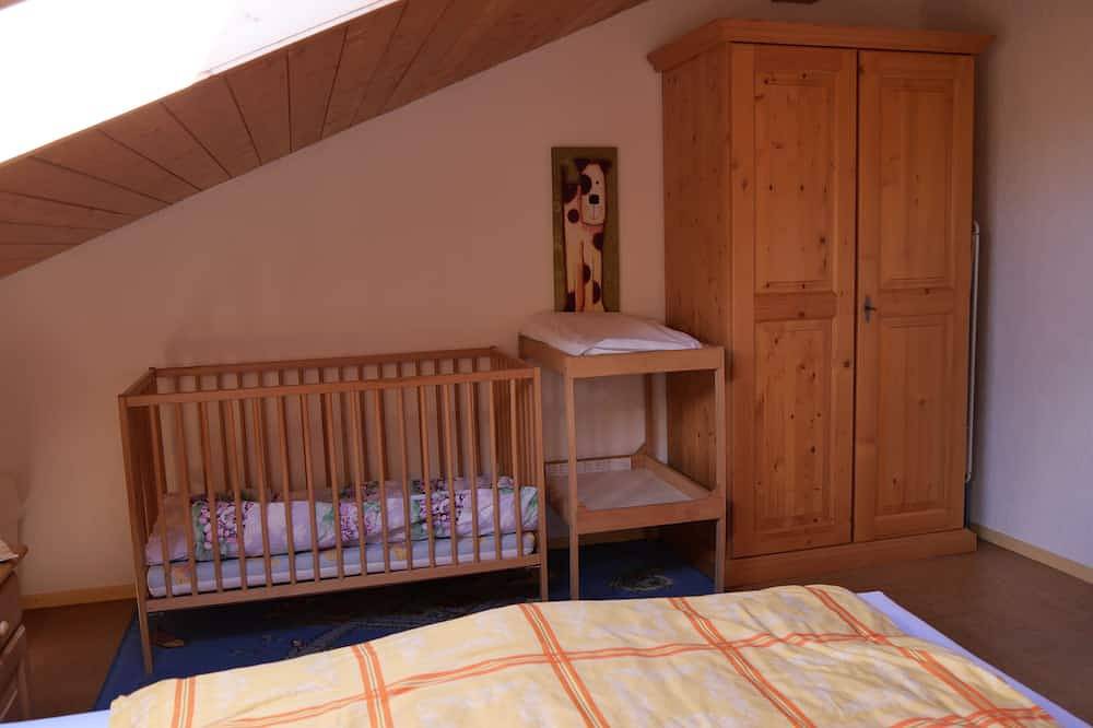 Ganze Wohnung, Komfortabel eingerichtete Ferienwohnung für 6 Personen am Nationalpark Bayr Wald in Sankt Oswald-Riedlhütte, Šumava Mountains