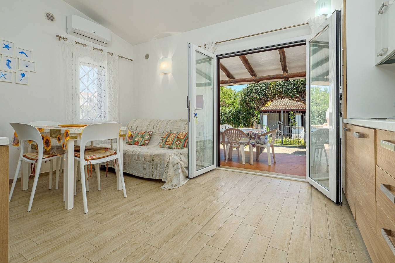 Casa Vacanze 'Confortevole Caposchiera' con terrazza privata, Wi-Fi e aria condizionata in San Teodoro, Olbia-Tempio