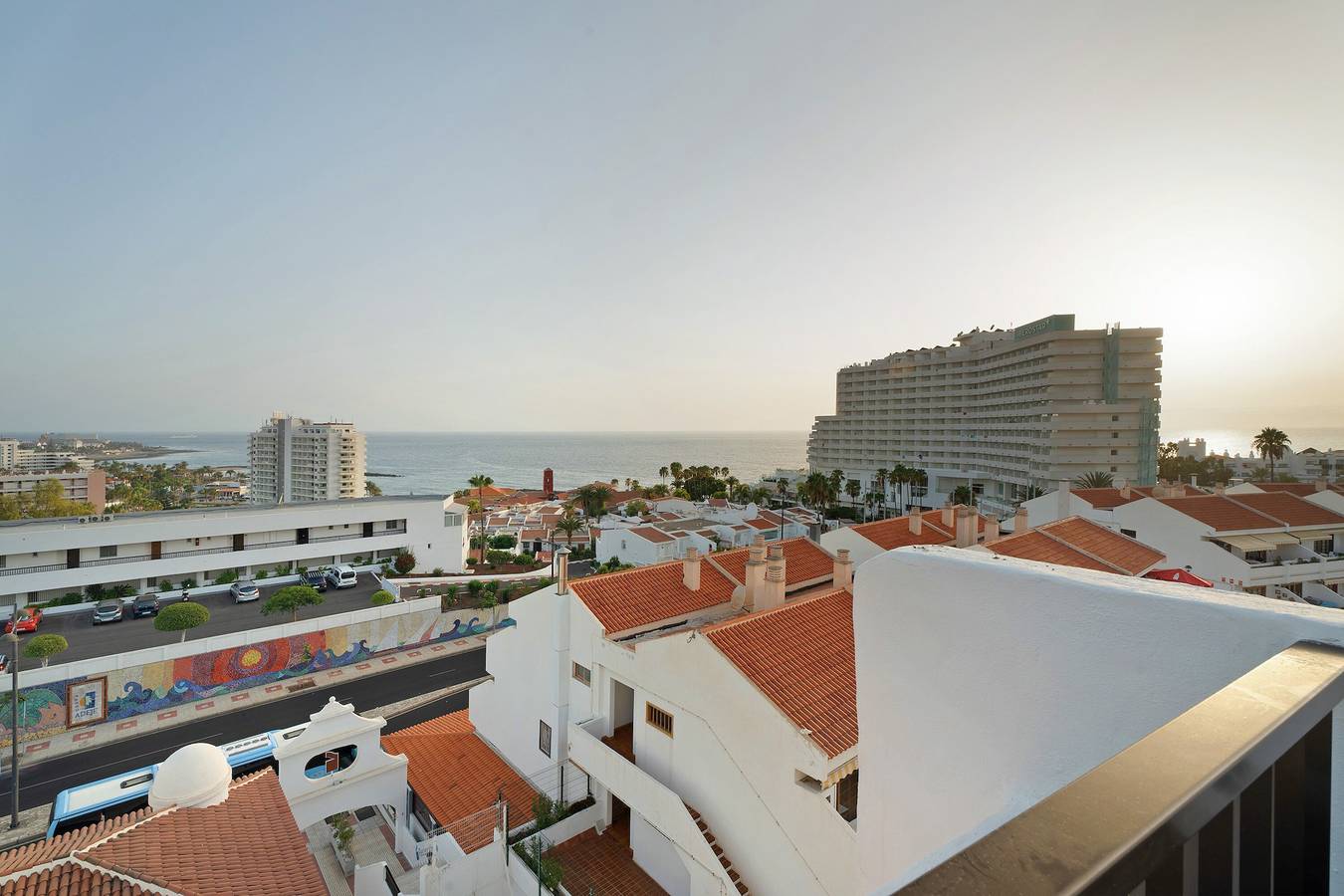Ganze Wohnung, Ferienwohnung 'Penthause Luxe 501 Sea View Pool' mit Meerblick, privater Terrasse und Wlan in San Eugenio Alto, Adeje