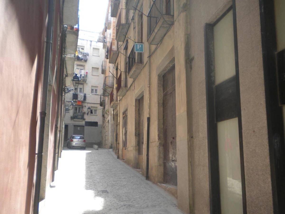 Double or Twin Room with Shared Bathroom in Gerona, Gironés