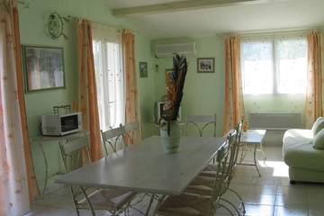 Gîte pour 7 personnes à Montréal (Rhône-Alpes)