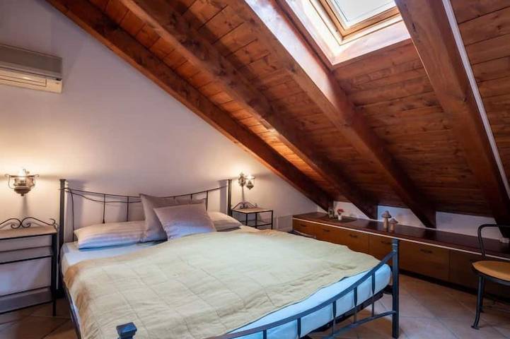 Gîte pour 5 personnes, avec piscine et balcon dans Pettenasco - 4